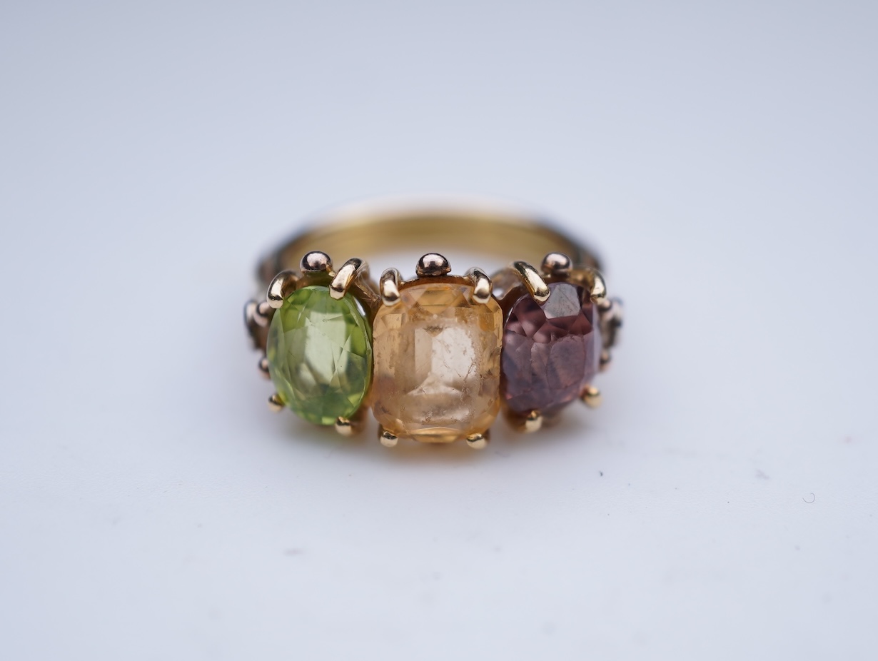 A multi-gem ring
